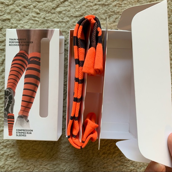 NWT Unisex 2xu Striped Run Compression Calf Sleeves - Picture 6 of 8